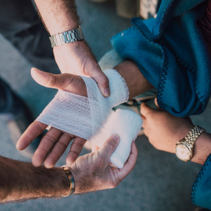 10 Person First Aid Kit